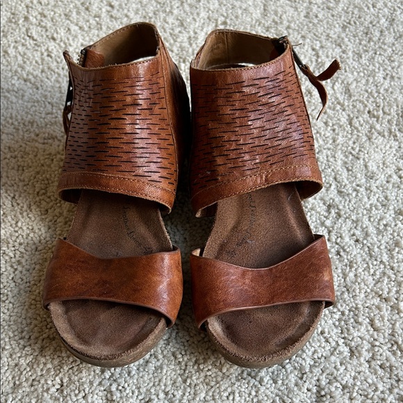 Sofft Tan Leather Women's Sandals women’s size 7M - Picture 1 of 11